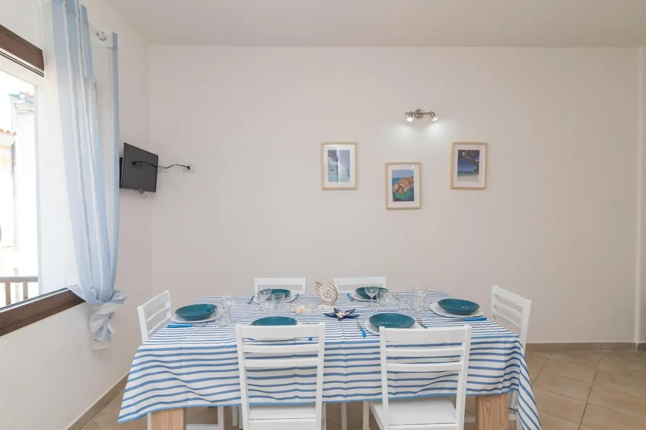 Appartamento Rosmarino In The City Center - Happy Rentals سانتا تيريزا غالّورا إيطاليا