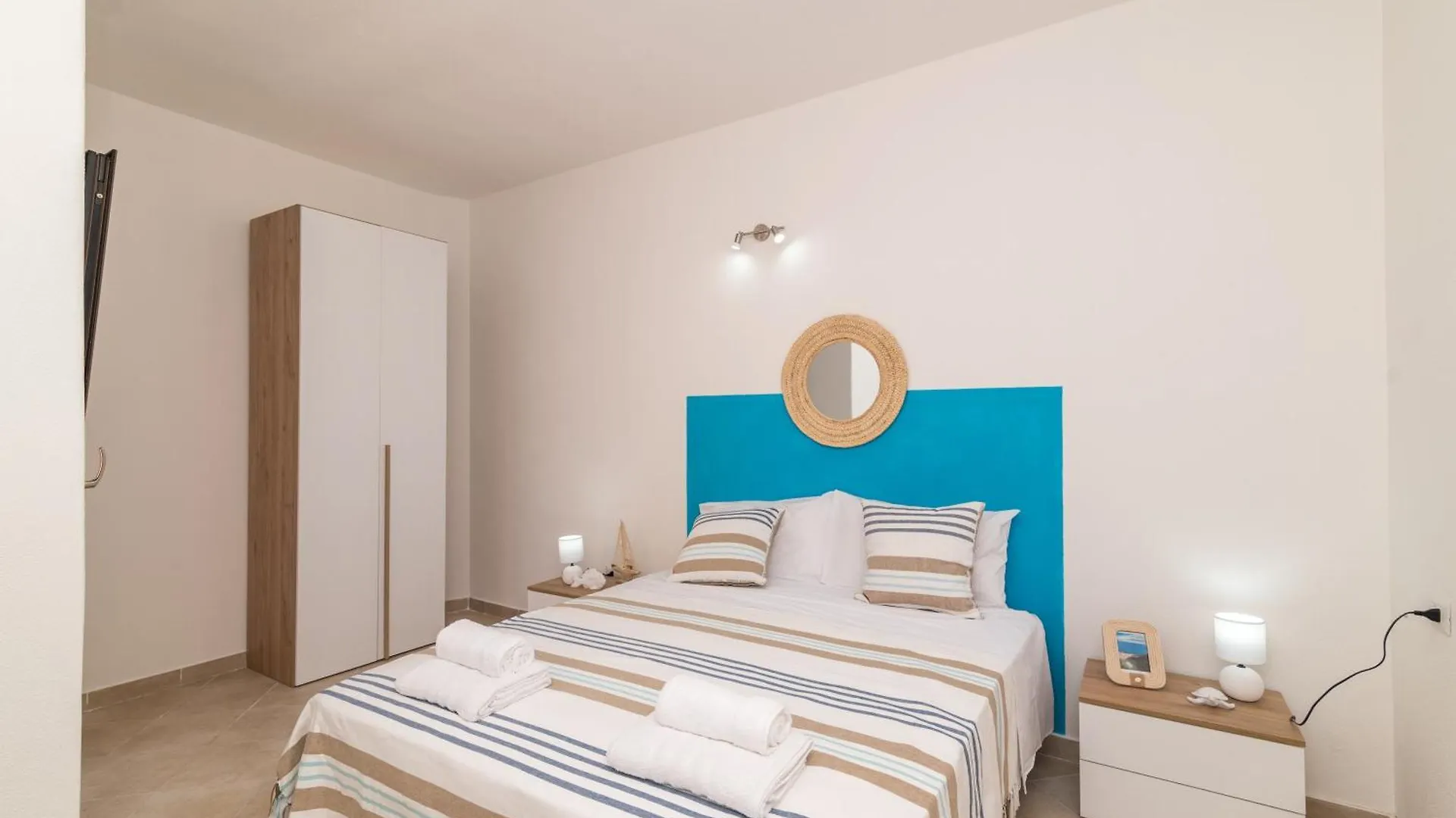 شقة Appartamento Rosmarino In The City Center - Happy Rentals سانتا تيريزا غالّورا إيطاليا